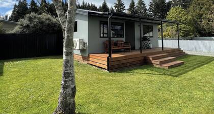 Romantic 1-bedroom guesthouse with all the extras!