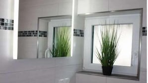 Shower - Holiday home in Cuxhaven with swimming pool (Cuxhaven)