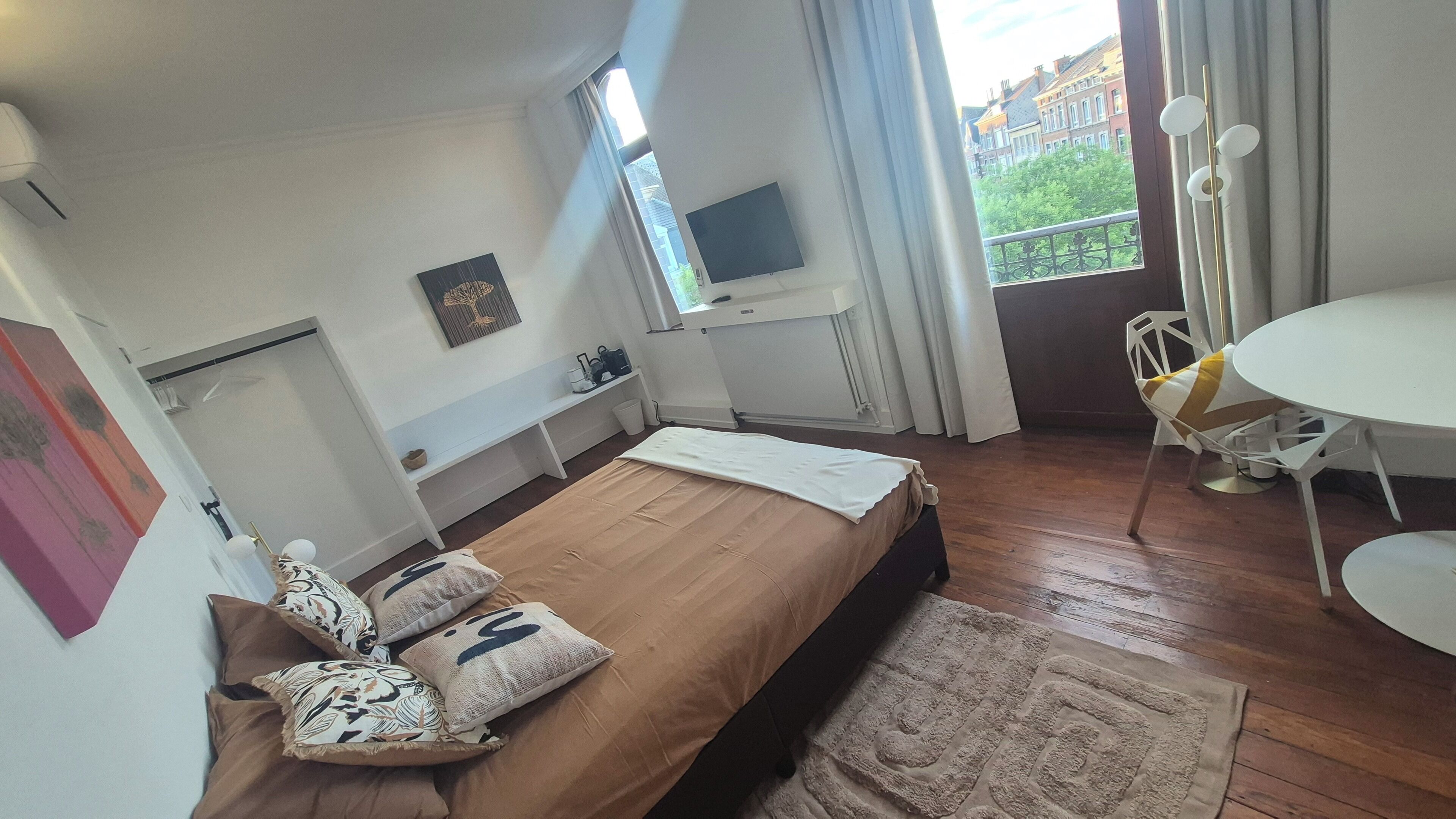 Chambre Double Confort, balcon, vue ville | Wi-Fi gratuit