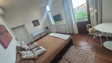 Chambre Double Confort, balcon, vue ville | Wi-Fi gratuit