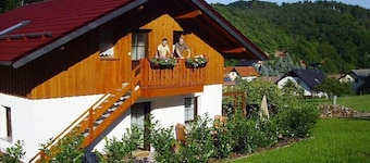 Appartement avec terrasse dans une maison de campagne « Unterwiese »