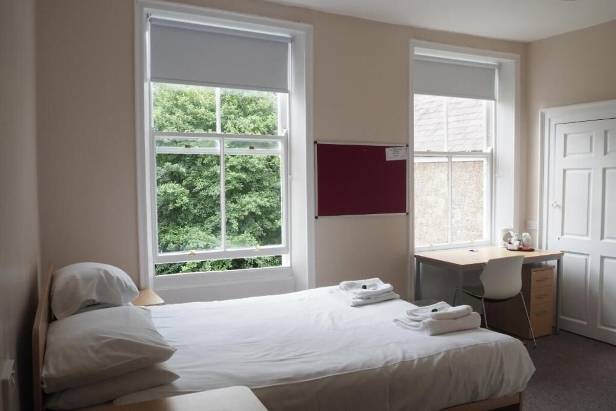 Double Room | Iron/ironing board (on request), WiFi (free)
