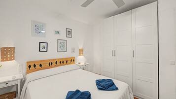 Iron/ironing board, WiFi, bed sheets