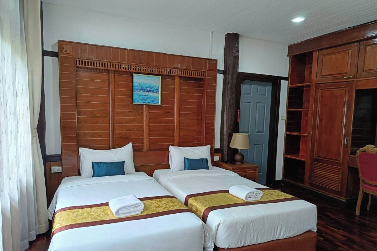 Single Room, Park View
