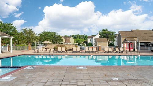 Williamsburg | Pool & Family Activities | 2BR Deluxe