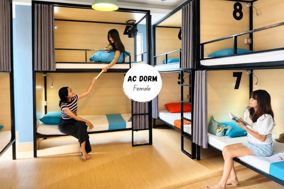 Dormitorio condiviso Deluxe, per sole donne | Wi-Fi gratuito, lenzuola