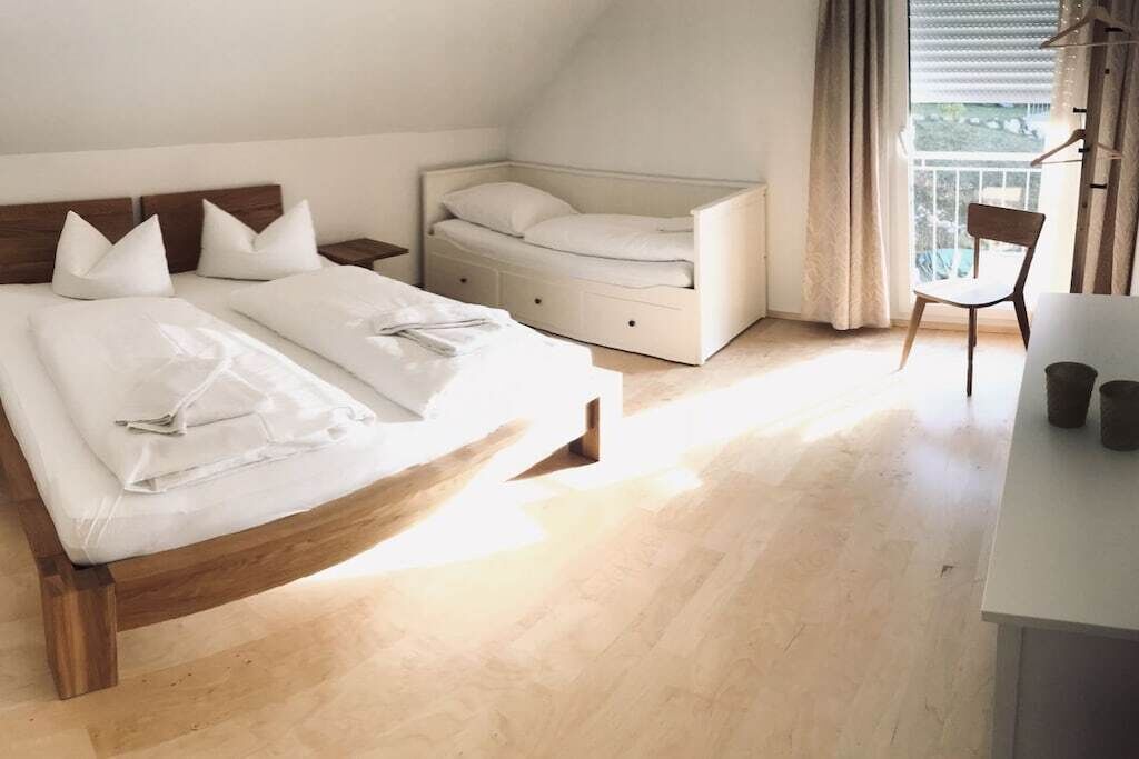 WiFi (free), bed sheets
