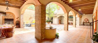 Beautiful and Spacious House in Mascota 16 Peopl