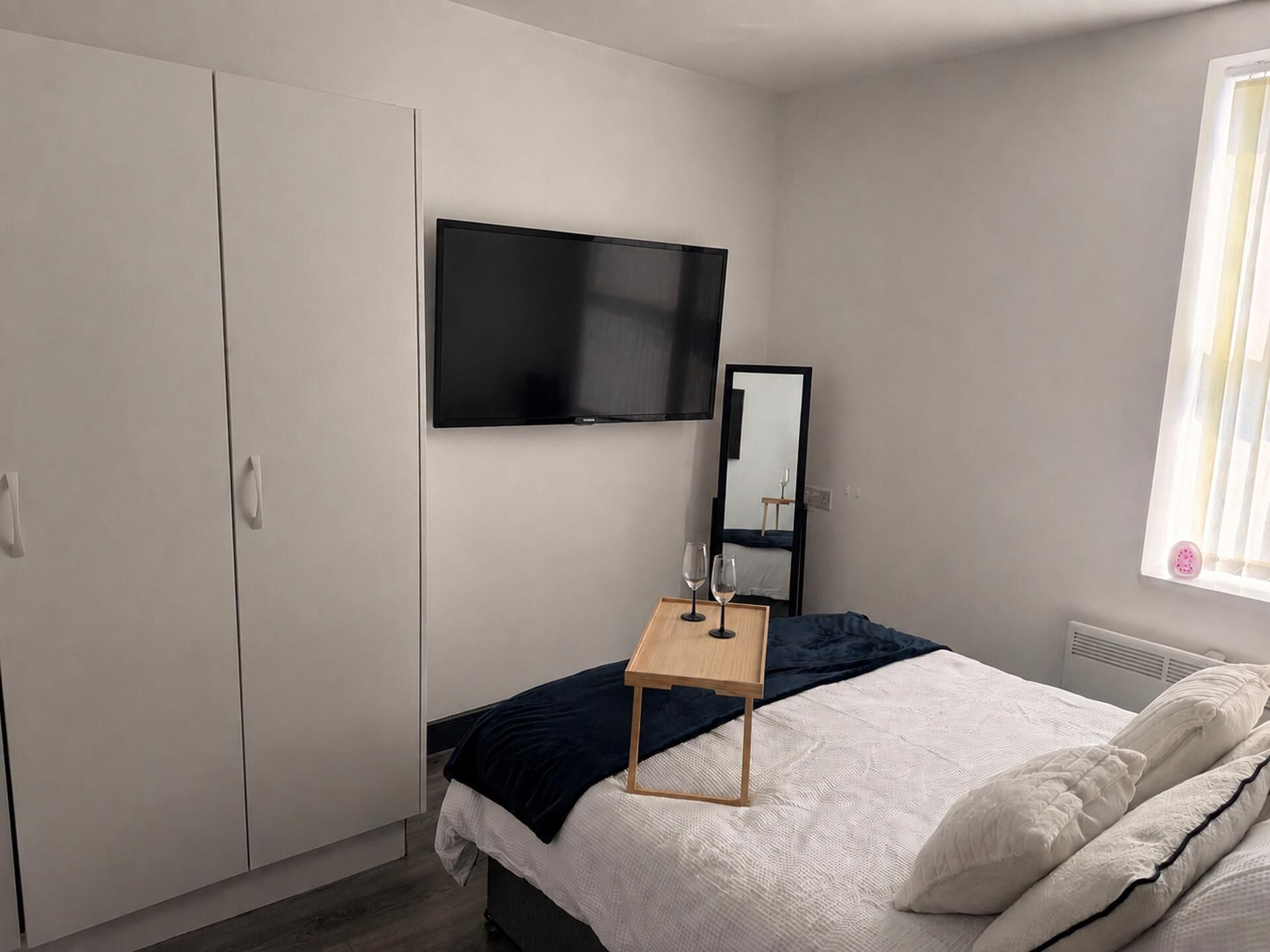 2 bedrooms, WiFi (free), bed sheets