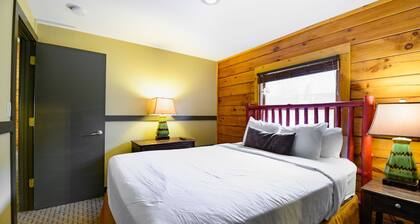 Wisconsin Dells | Pool & Waterpark Access | 2BR Timber