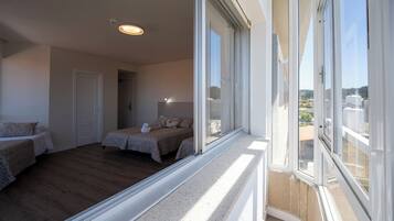 Family Quadruple Room, Balcony | Desk, WiFi (free)