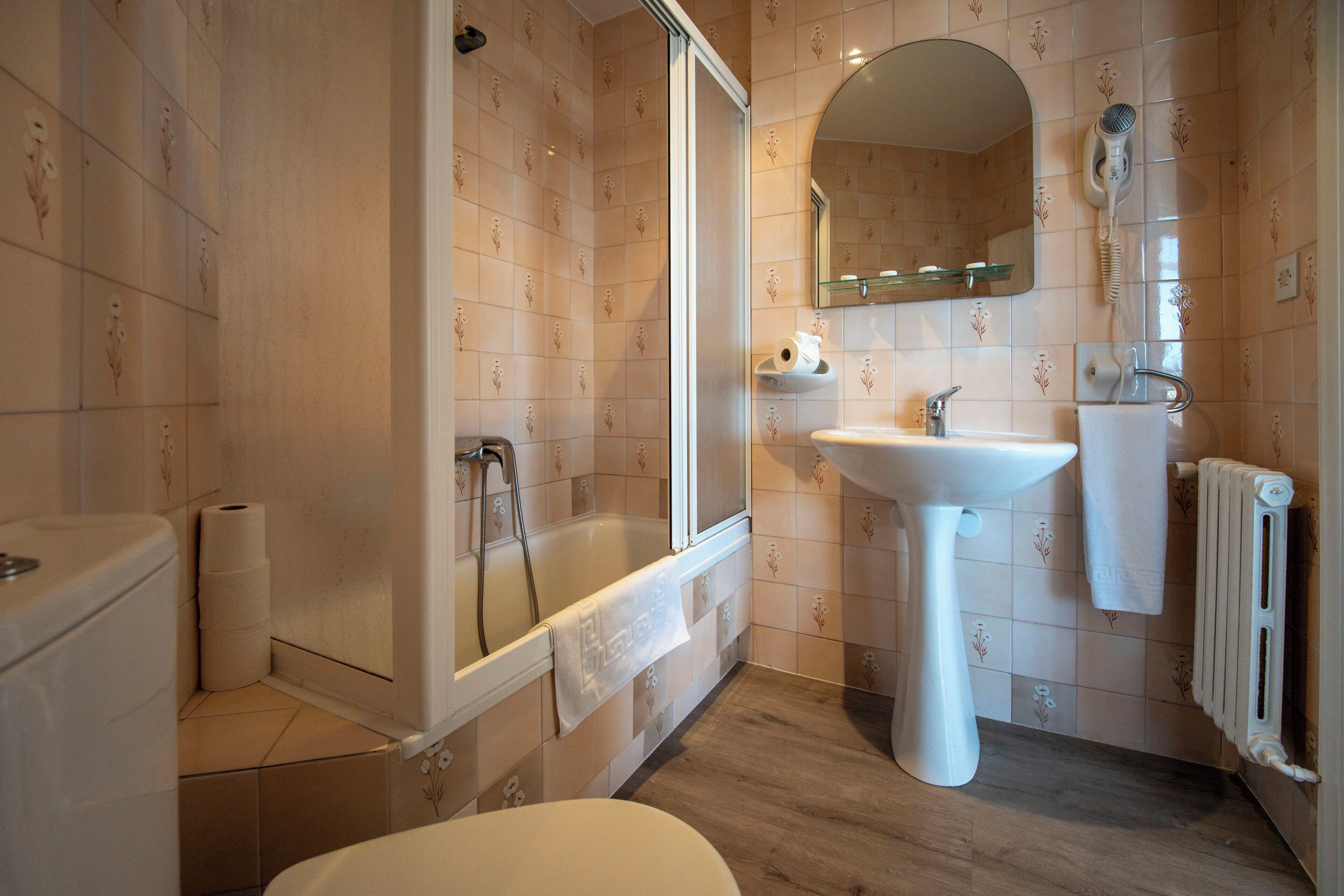 Family Quadruple Room, Balcony | Bathroom | Hair dryer, towels, soap, shampoo