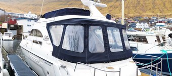 Eilins Luxury Boat - Private Marina Boat Stay