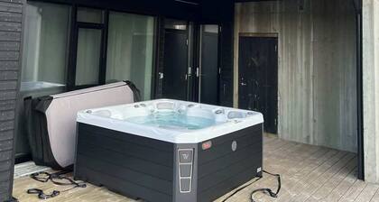 Modern 4BR Luxury Home with Ocean View & Jacuzzi