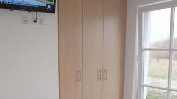 Bügeleisen/Bügelbrett, Reisekinderbett, kostenloses WLAN