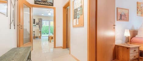 WiFi (無料)