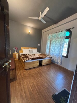 Room - The Locals Bir (Bir)