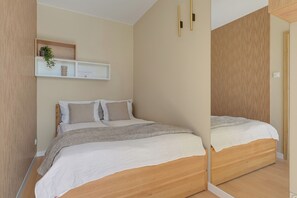 高級公寓, 露台, 庭園景 | 高級寢具、熨斗/熨衫板、嬰兒床 (收費)、免費 Wi-Fi