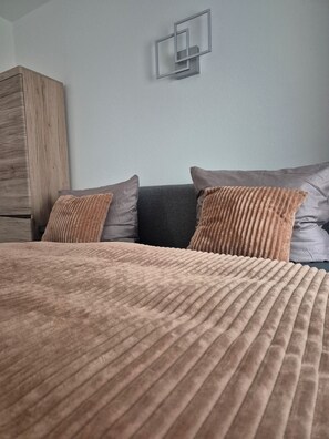 WiFi, bed sheets - Vrbo Property (Auerbach/Vogtland)
