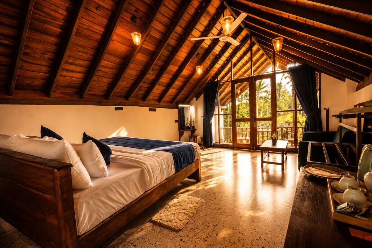 Superior Double Room, 1 King Bed, Private Bathroom, Mountain View