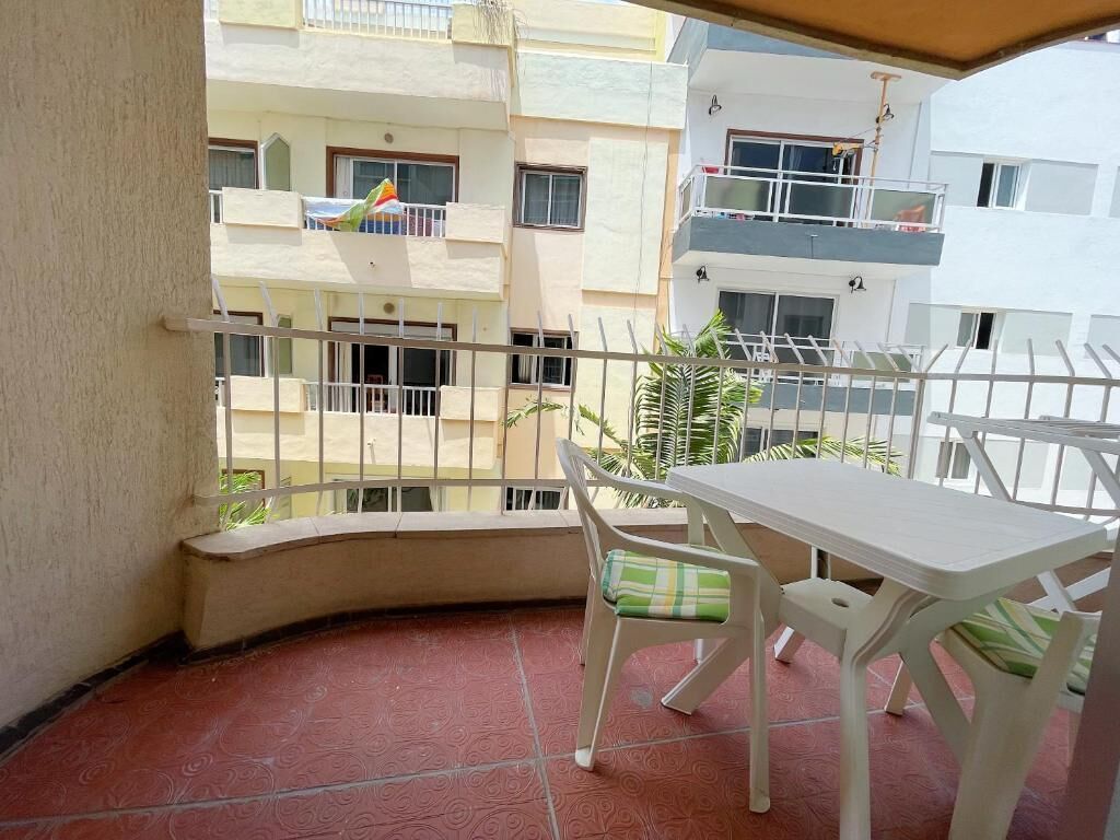 Apartemen, balkon, pemandangan laut | Tempat makan outdoor