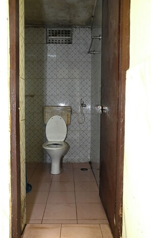 Deluxe Double Room, City View | Bathroom - Sai Shakti Guest House (Bhubaneswar)