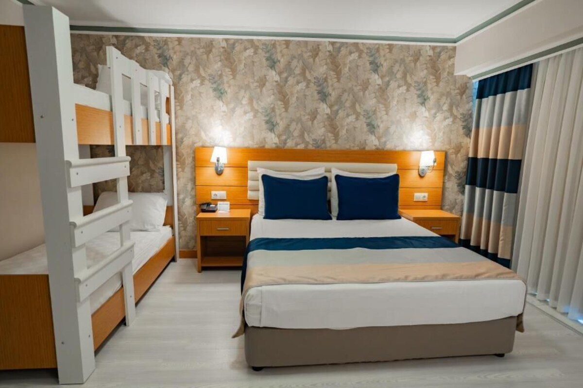 In-room safe, soundproofing, iron/ironing board