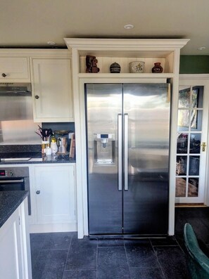 Private kitchen - Old Chapel in the heart of South Cerney, charming house with a beautiful garden (South Cerney)