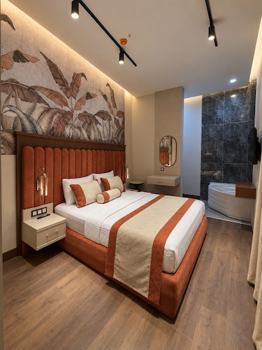 Ahura Otel