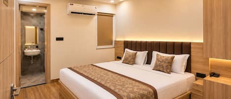 Deluxe Room, City View | WiFi (free)