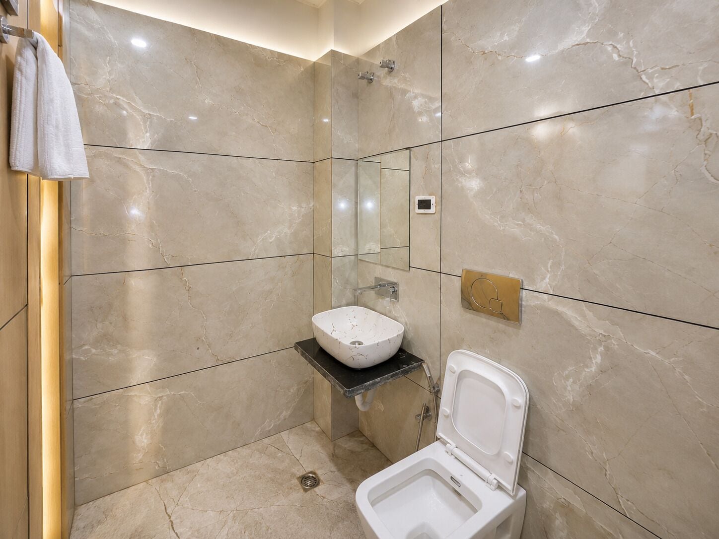 Shower, towels, soap, shampoo