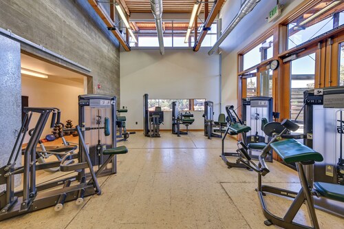 Golf Views, Resort Pool Access! Brasada Ranch Home