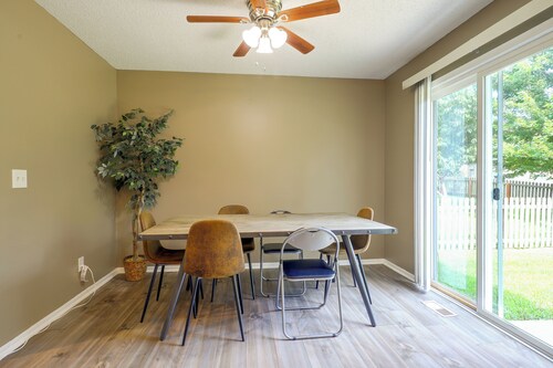 Walkable Overland Park Townhome w/ Patio