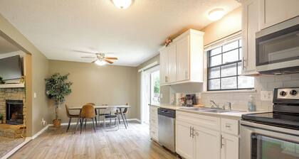Walkable Overland Park Townhome w/ Patio