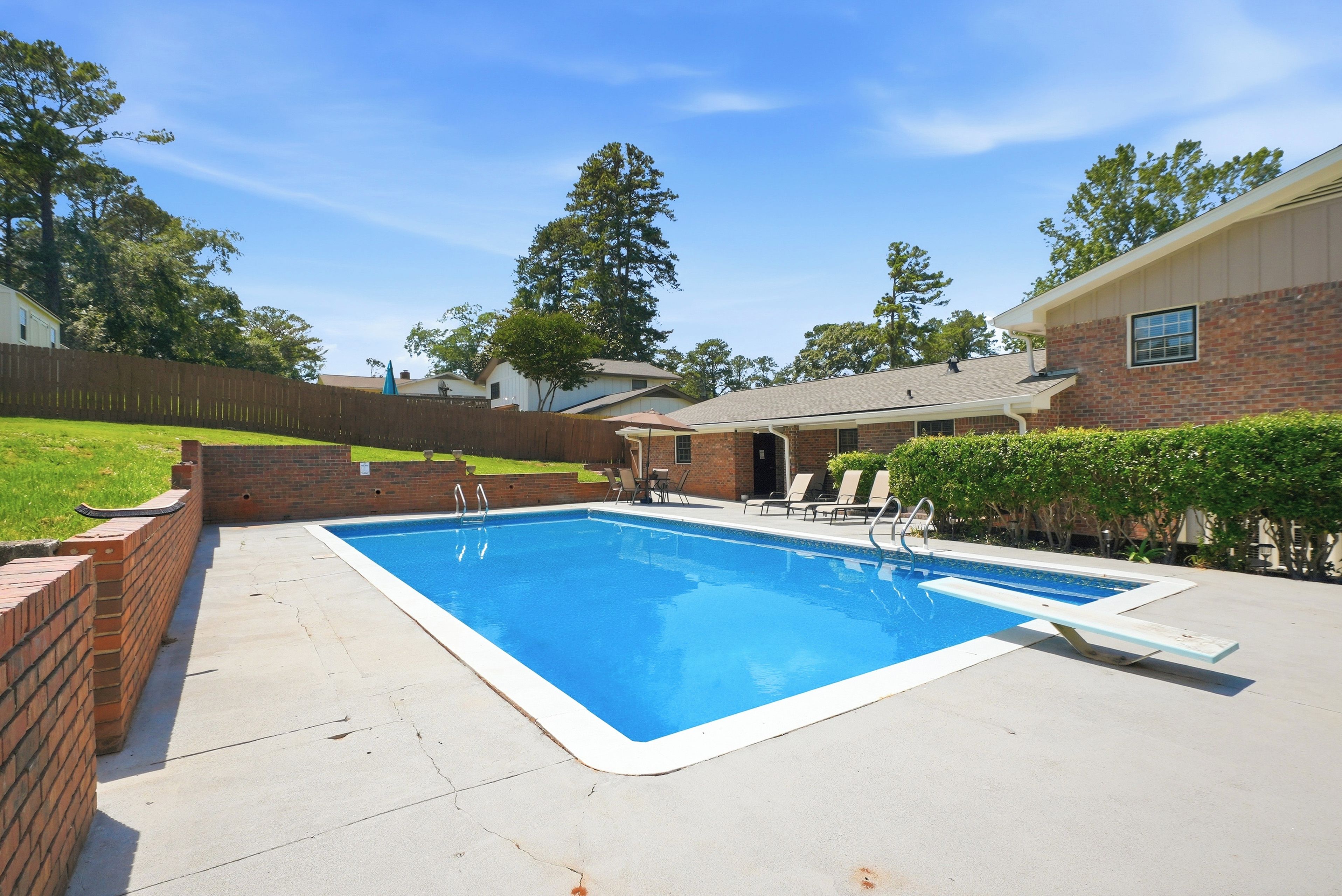 House (4 Bedrooms) | Front of property