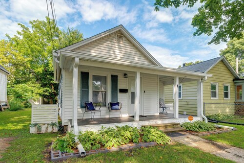 Cozy 3-bedroom Home Close to ISU & Iwu, Sleeps 6