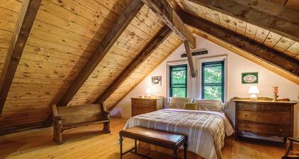 Lakefront Log Cabin w/ Views & Dock in Brandon