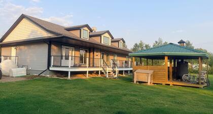 Private lodge.Huge Dock up to 8 boats.Fly or Drive in access.Best fishing Ever!