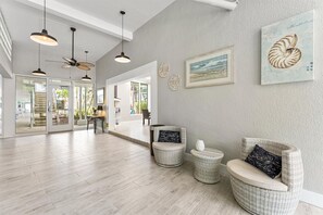 Common Area - 🌴Pool/Shuffleboard/Grills🌞Beachfront Property🐠Tropic Terrace 18 (Treasure Island)