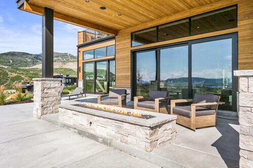 Deer Valley 3br Hot Tub, Fire Pit & Views 3 Bedroom Home