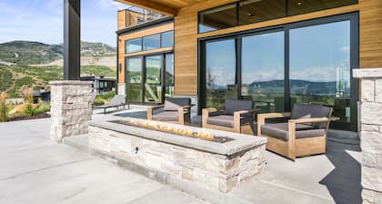 Deer Valley 3br Hot Tub, Fire Pit & Views 3 Bedroom Home