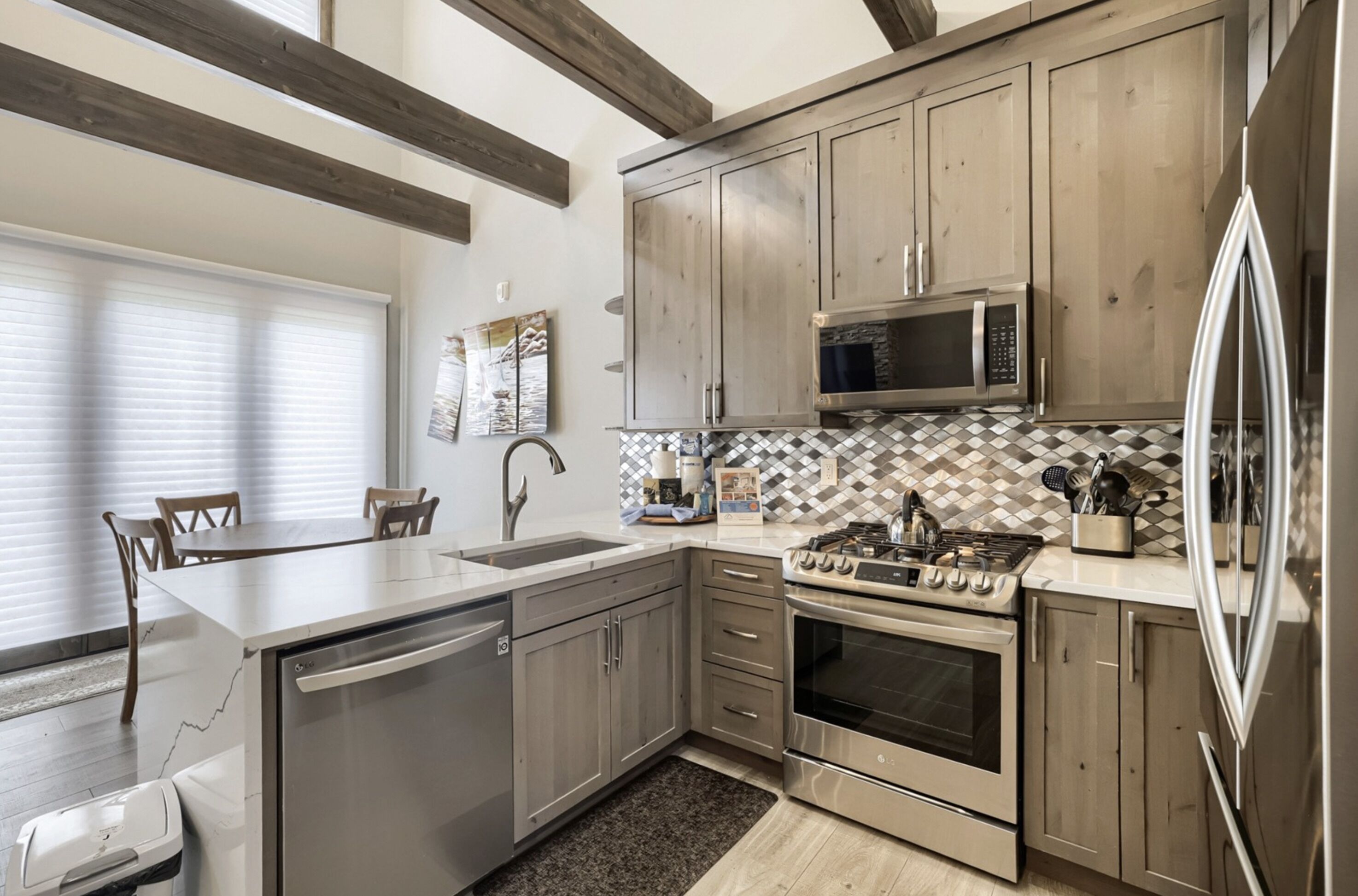 Townhome, 2 Bedrooms | Private kitchen | Coffee/tea maker, fridge, oven, toaster