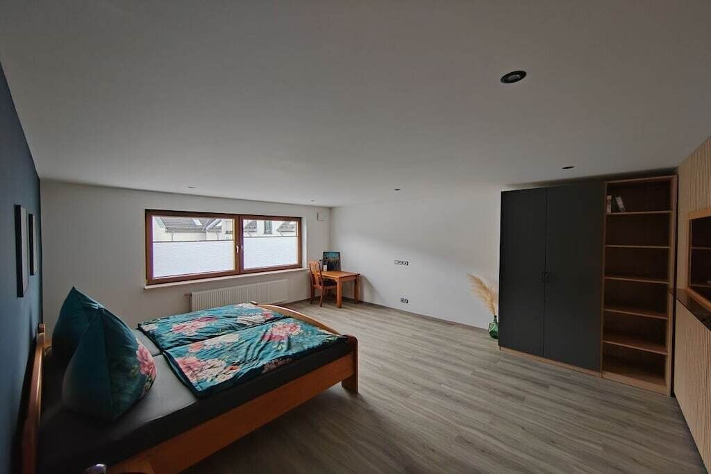Iron/ironing board, WiFi (free), bed sheets