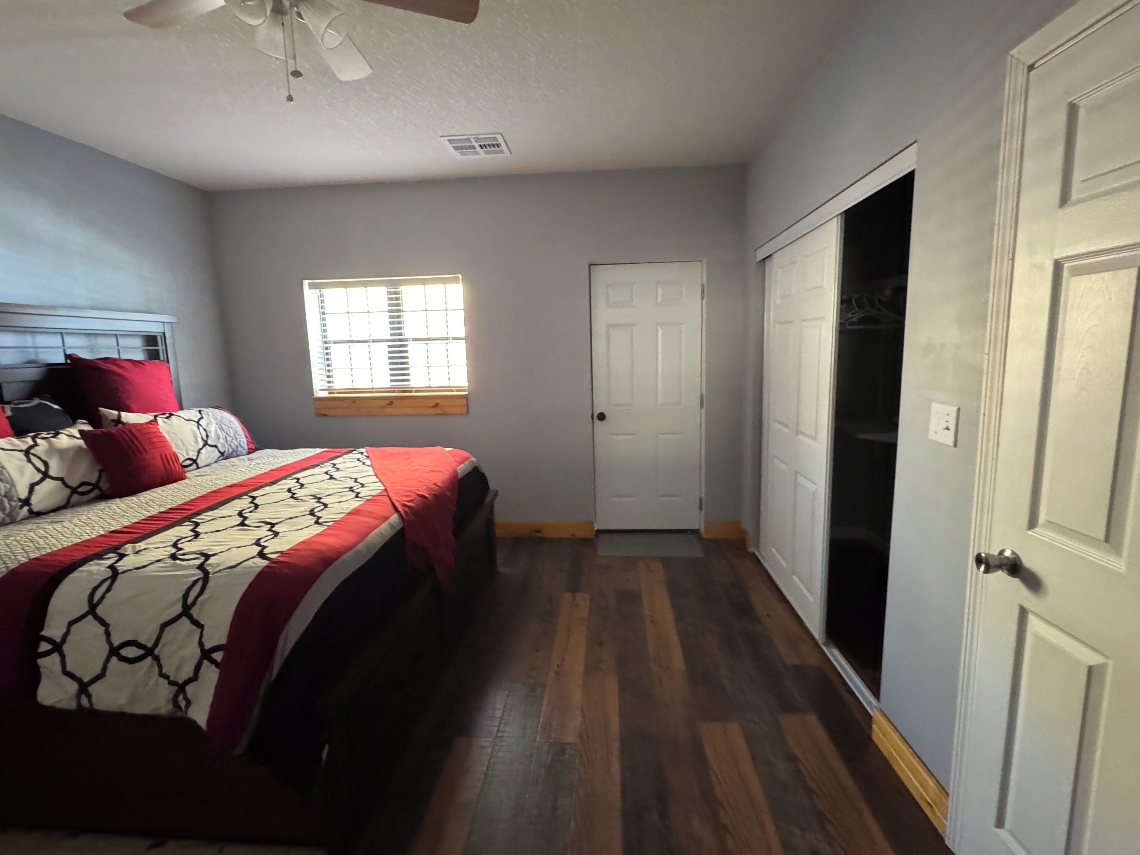 4 bedrooms, WiFi, bed sheets