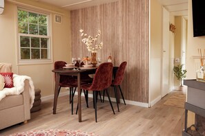 Dining - Vrbo Property (Putten)