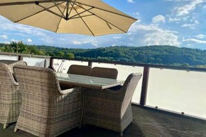 Outdoor dining - Holiday home in Eisenach with swimming pool (Eisenach)