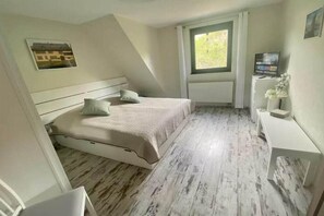 Room - Holiday home in Eisenach with swimming pool (Eisenach)