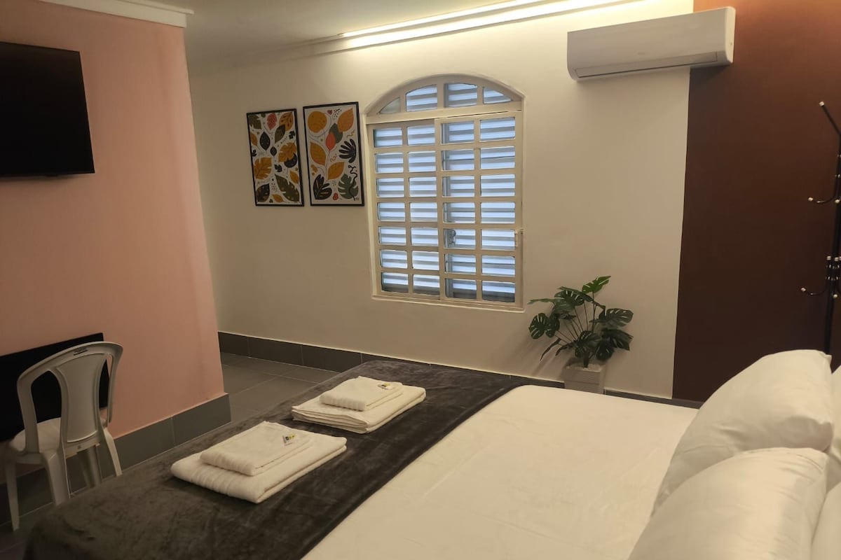 Suite | WiFi (free), bed sheets