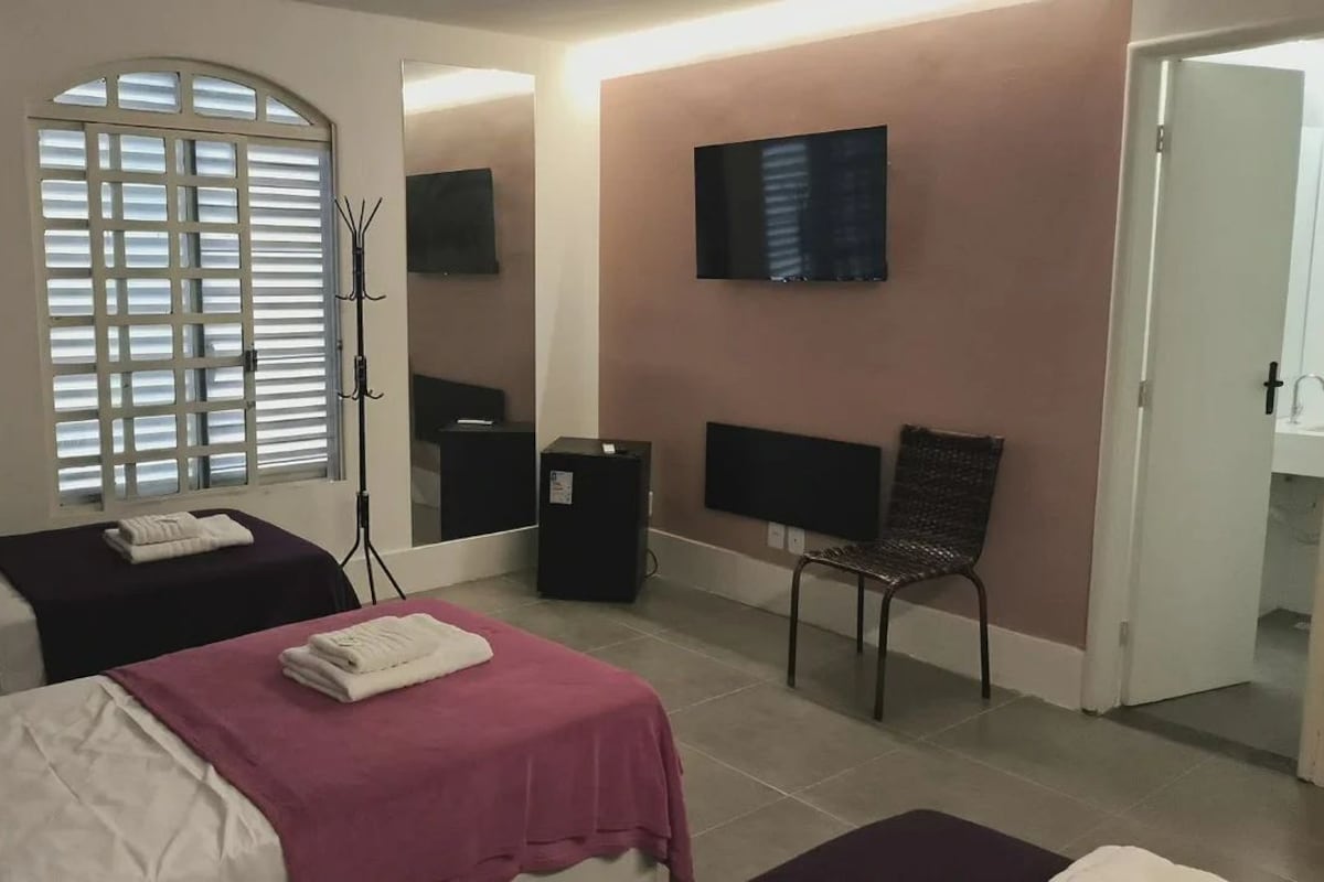 Suite | WiFi (free), bed sheets
