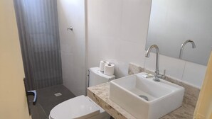 Suite | Bathroom